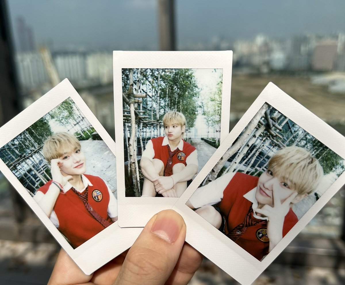 24kumi_trainee's tweet photo. どうぞ〜
プレゼントを届けます〜
今回は皆さんにプレゼントをしたくてポラロイド撮影をしてみました〜！！
僕は初代ポラロイドの時代に生まれてみたかったです。なぜなら凄く好きだからです！
잘 찍었죠~v{^ㄱ ^}v
ま〜た〜ねっ🙋🏼‍♂️🥴
#24組 #24kumi https://t.co/iqCNquqWvz