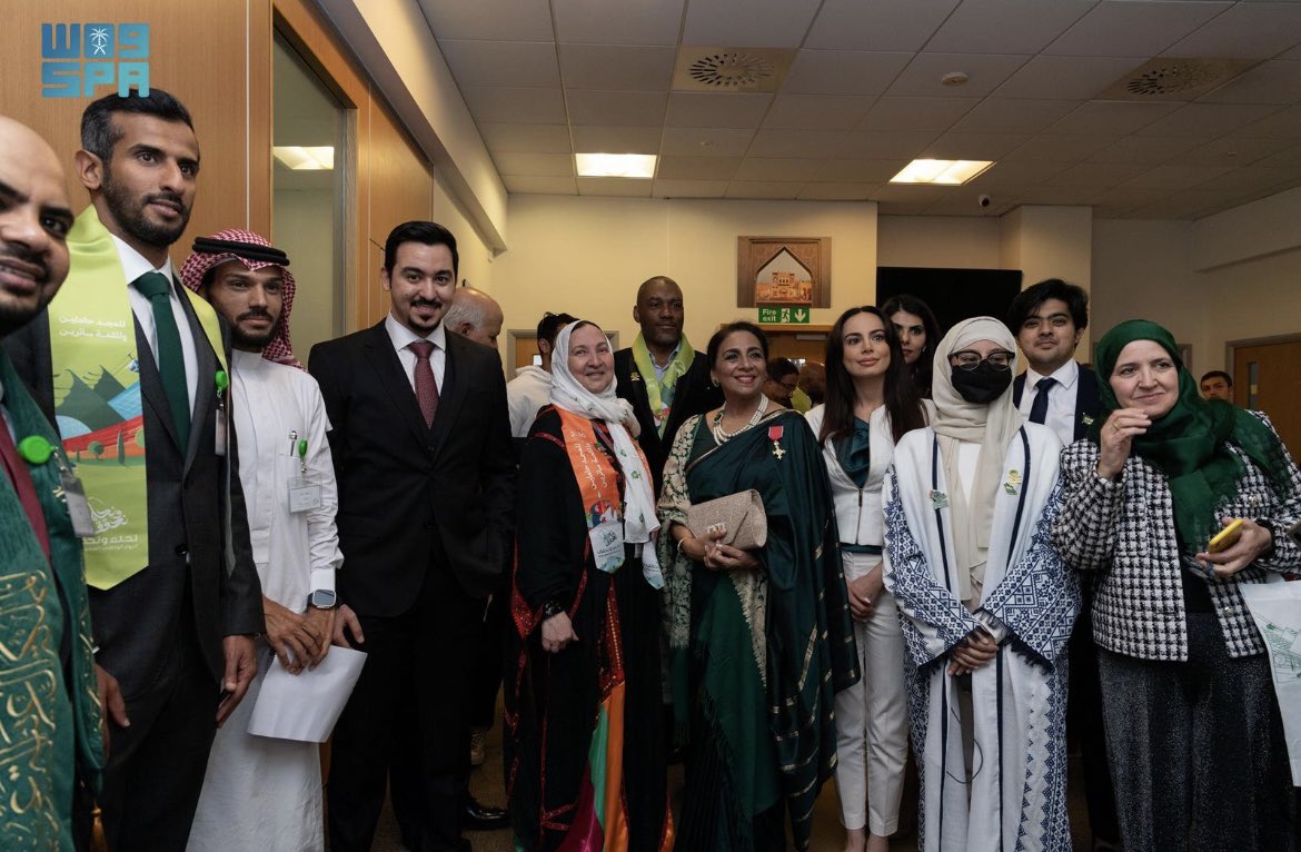 uksacborg's tweet photo. نظمت الملحقية الثقافية السعودية بالمملكة المتحدة وبالتعاون مع النادي السعودي بلندن واللجنة الاستشارية الطلابية حفلاً بمقر الملحقية بعنوان: "نحلم_ونحقق، للمجد حاملين وللقمة سائرين" يوم السبت ٢٣ سبتمبر وذلك بمناسبة #اليوم_الوطني93.
#نحلم_ونحقق 
#رؤية_السعودية2030 https://t.co/vjgvRETnQh
