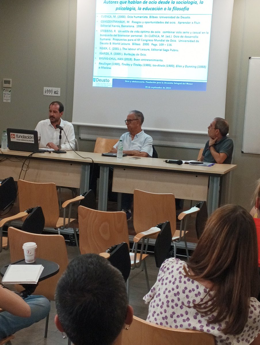 "Hay mucha gente que no sabe qué hacer... cómo muchos adolescentes y jubilados, y su salida es un ocio negativo como el alcohol y el juego" <a href="/Doistua/">Joseba Doistua</a> <a href="/deustoEstudOcio/">Deusto Estudios Ocio</a> en #seminario #Adolescentes y #adolescencias de <a href="/FAIMzgz/">FAIM</a>