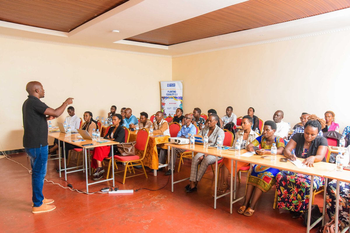 PlanRwanda's tweet photo. π©βπ¦βπ¦Day 2: Our #PlantingEquality 2.0 training on #GenderAwareness to @RwandaWomen & Inshuti z'Umuryango members in @BugeseraDistr.
We're enhancing participants' knowledge & skills on promoting childrenβs rights & advancing gender equality & inclusion for girls & young women. https://t.co/4YNGbdhJrZ