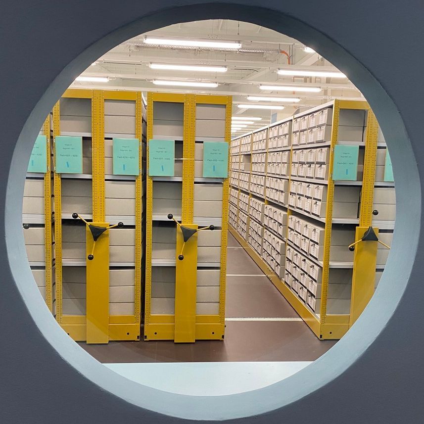 StasiArchiv's tweet photo. Am 6.10. besuchen die Teilnehmenden des #Pochen Symposiums das Stasi-Unterlagen-Archiv #Chemnitz. Hier erfahren sie mehr zur Aufarbeitung des #Stasi-Wirkens. Am Standort Chemnitz lagern rd. 7 km Dokumente der #DDR-Geheimpolizei: https://t.co/7uHNveCAAm
ℹ️ https://t.co/03Ko2F1rCm https://t.co/aBmXmQwITm