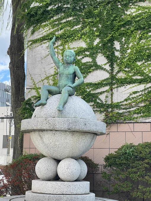 そんなかんなで、秋田の方に行ってました。仕事がしこたま残ってるので散歩とご飯以外は仕事してましたが知らない土地に行くのはやはりたのしい。次は西の方かな。 