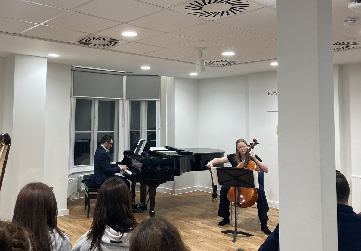 RHSBMusic's tweet photo. Throwback to last year's Music Scholar Recital with some breathtaking performances from our Scholars at our @SteinwayAndSons Music School! 

Come along to our next Scholars' Recital on the 19th October! Book here:
 https://t.co/R5vY70ABdE

#ThrowbackThursday #Retrospective #GDST https://t.co/gguxWoIfrJ