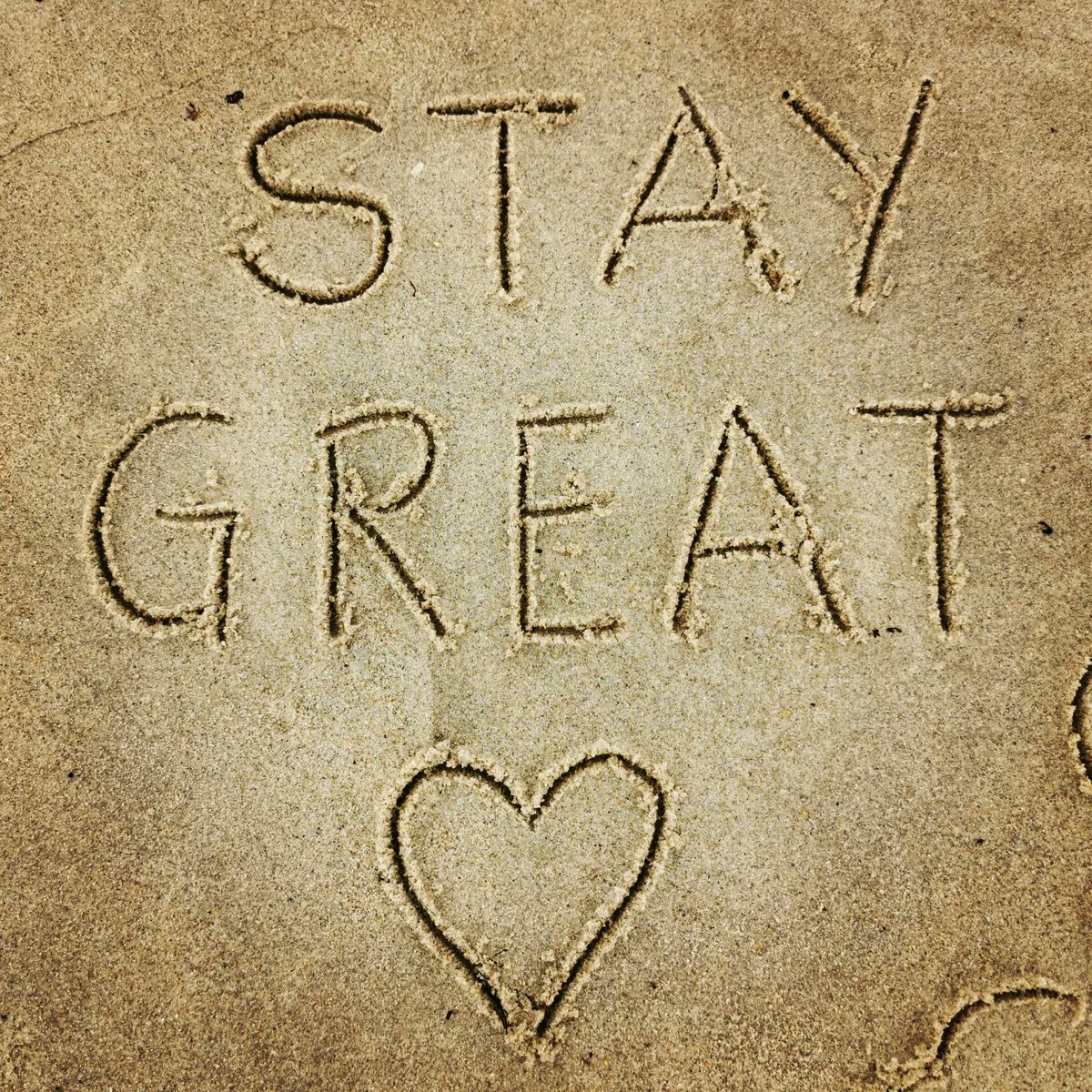 DigiDaughter's tweet photo. Stay Great 🦁 #LooeytheGreat #Lion #Circus #CircusAnimal 🎪 #TheLyinLion #terrytoons 
💛 #Covid2022 #Lockdown2021 #morale #VitaminSea 🌊🌊🌊 #DuneToons #Lockdown2020 #comics #cartoons ✍️ #SandBanksy #shorelinesally Character No.1980 https://t.co/NemRrOR7M6