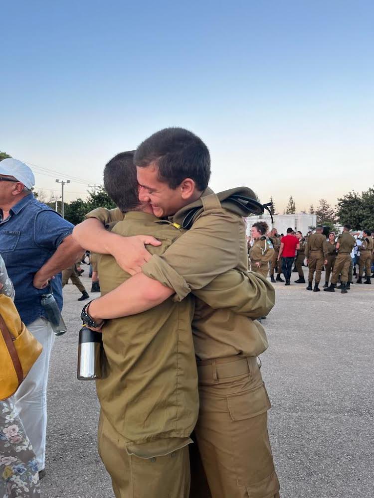 We are so proud! 6 chanichim who came here to Israel as part of the 'Shnat Hachshara' Maccabi program enlisted in the IDF! During their stay in, the young men went through physical training in preparation for recruitment in the '5 Fingers' and the 'Tsevet Lohamim' movements.
