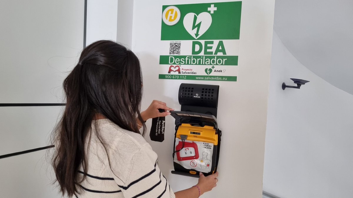 En el #DiaMundialDelCorazon ❤️celebramos que acabamos de dotar nuestros nuevos almacenes con desfibriladores. 

✔️Todos nuestros centros cardioprotegidos 
✔️Más seguridad para 1.200 trabajadores
✔️Ofrecemos el servicio también a nuestras farmacias

➕Info
bitly.ws/VTVj