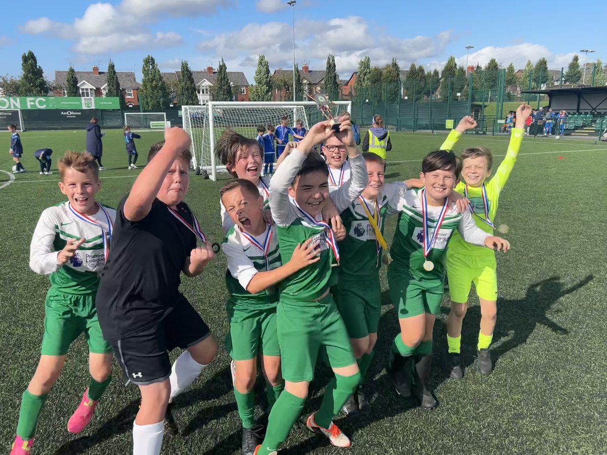 EcclaneendsPE tweet media