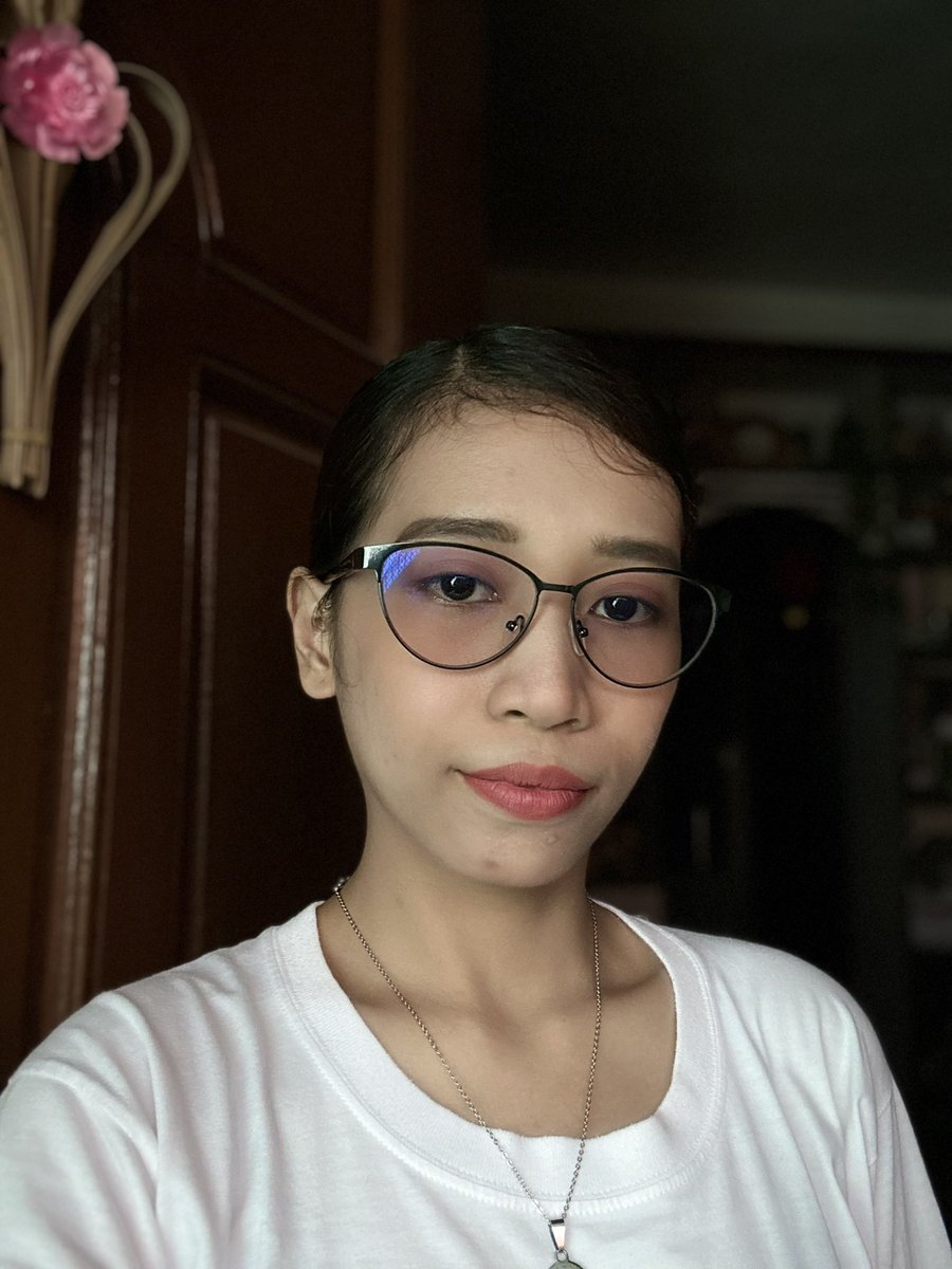 msverleen's tweet photo. Loving this new specs 🤍 https://t.co/fKYkScl2Ly