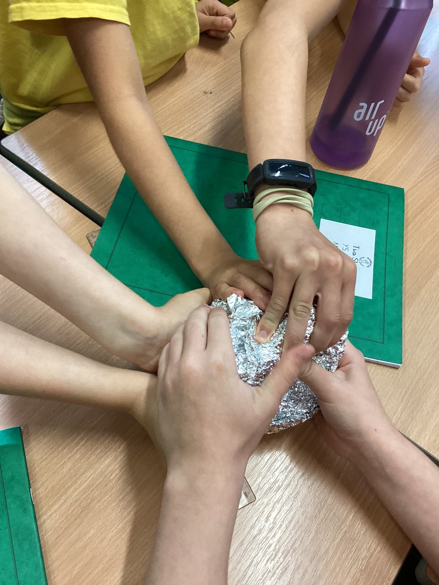 Year5Markeaton's tweet image. 🧠 Ever wondered how a black hole is formed? We have been creating dense matter and demonstrating the gravitational pull that something with large mass has in space 🌟#MPSScience