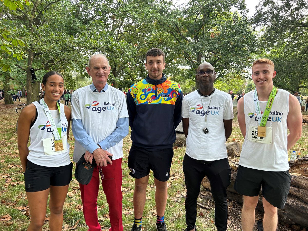 AgeUKEaling's tweet photo. A huge thank you to @EalingHalf for, once again, organising such a great event! https://t.co/CwNV5rruJv