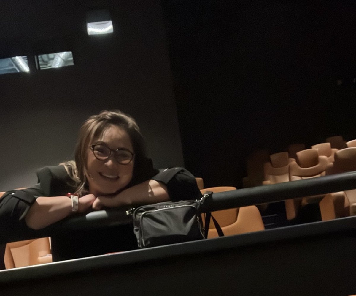 titavi_'s tweet photo. As Kath’s director of so many films, shocked daw si Direk Mae dito- “Itinodo ni Kathryn” ❤️❤️❤️ #AVeryGoodGirl https://t.co/4OyRdjXeky