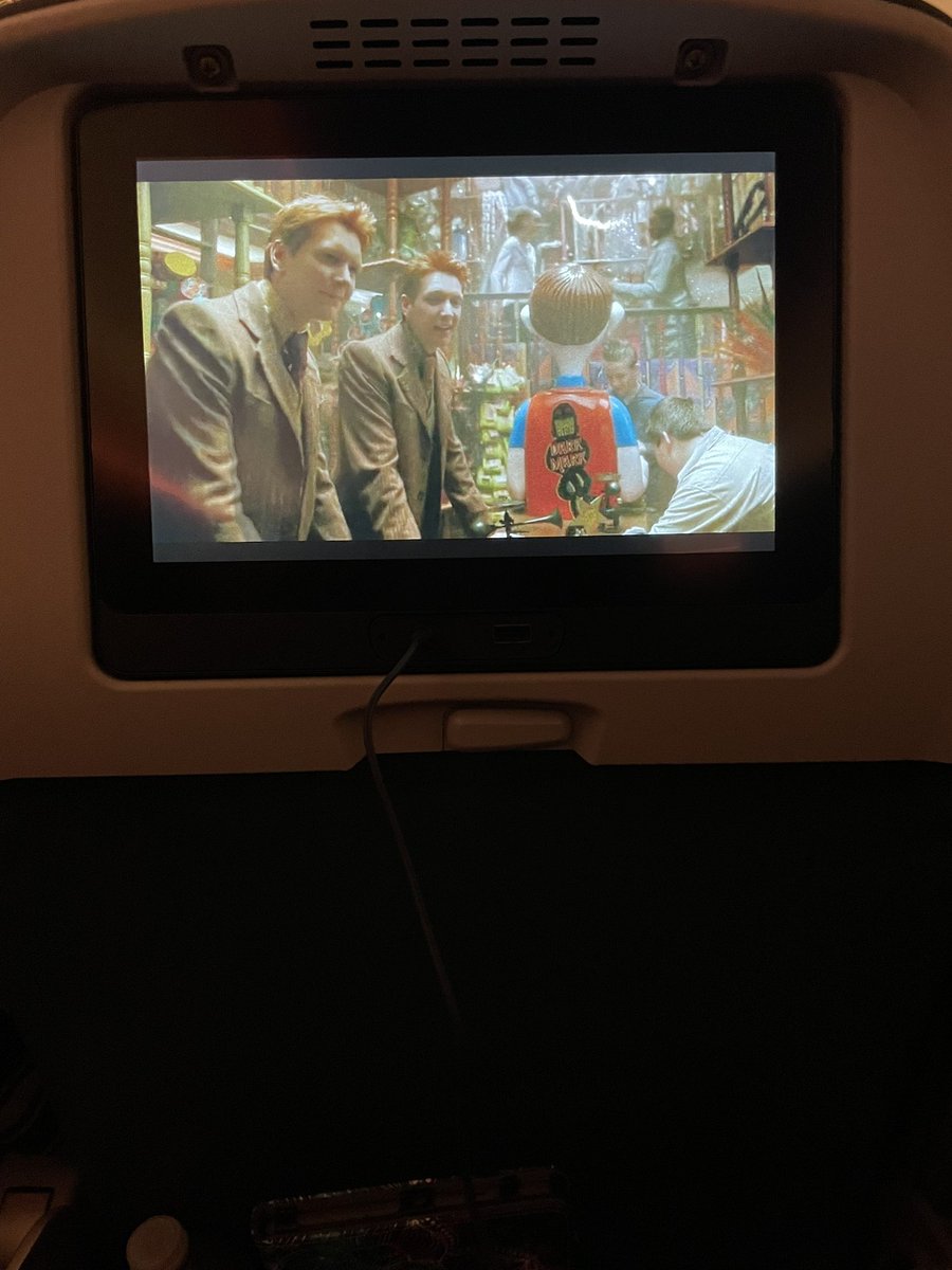 Robin_Ashley's tweet photo. On the way to Europe London England https://t.co/eI0XMLGRlF