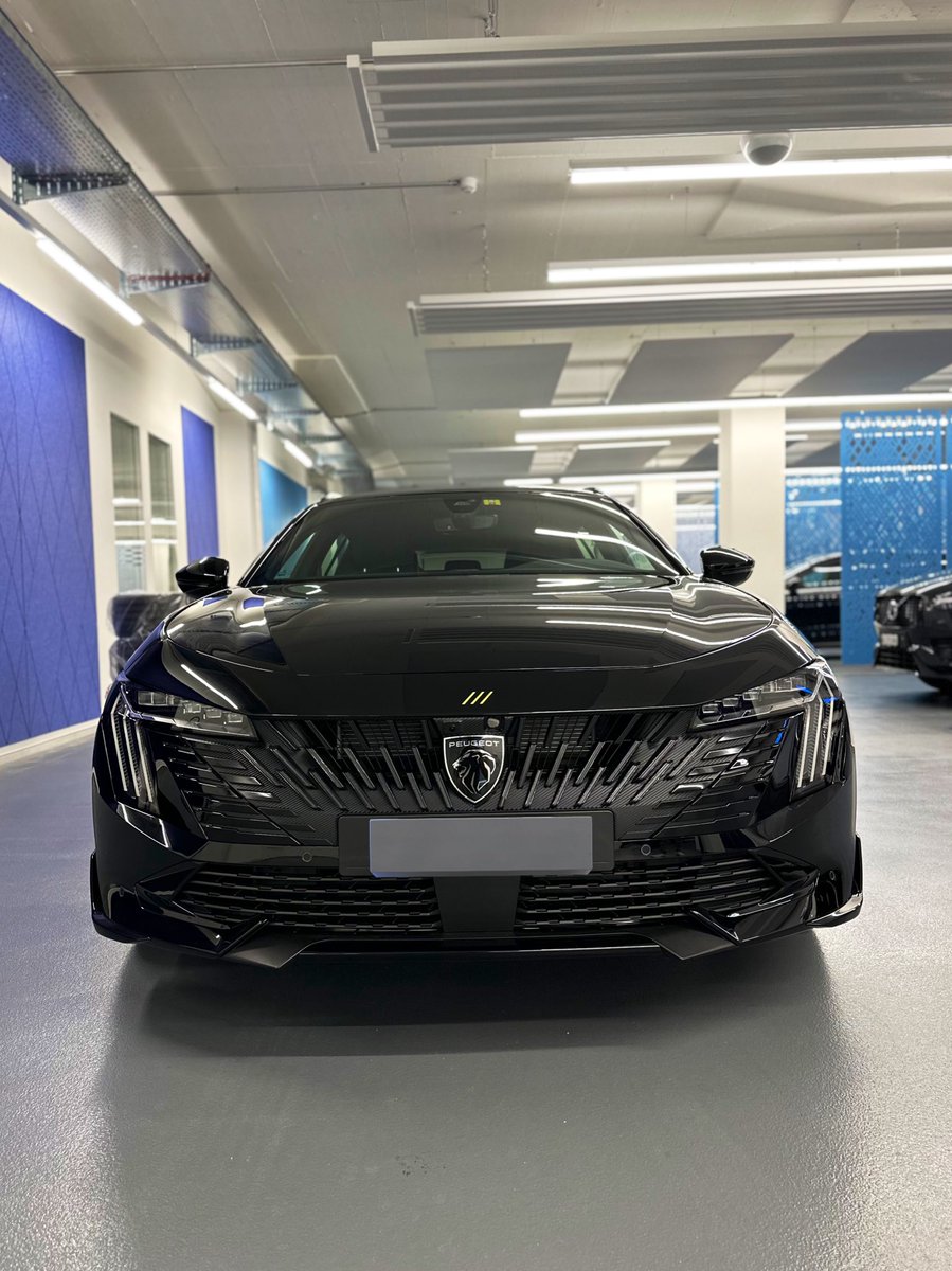 nico_mueller's tweet photo. welcome beautiful 🦁
#nm51 #fullpull #peugeot #508pse https://t.co/ta55vuxWeU