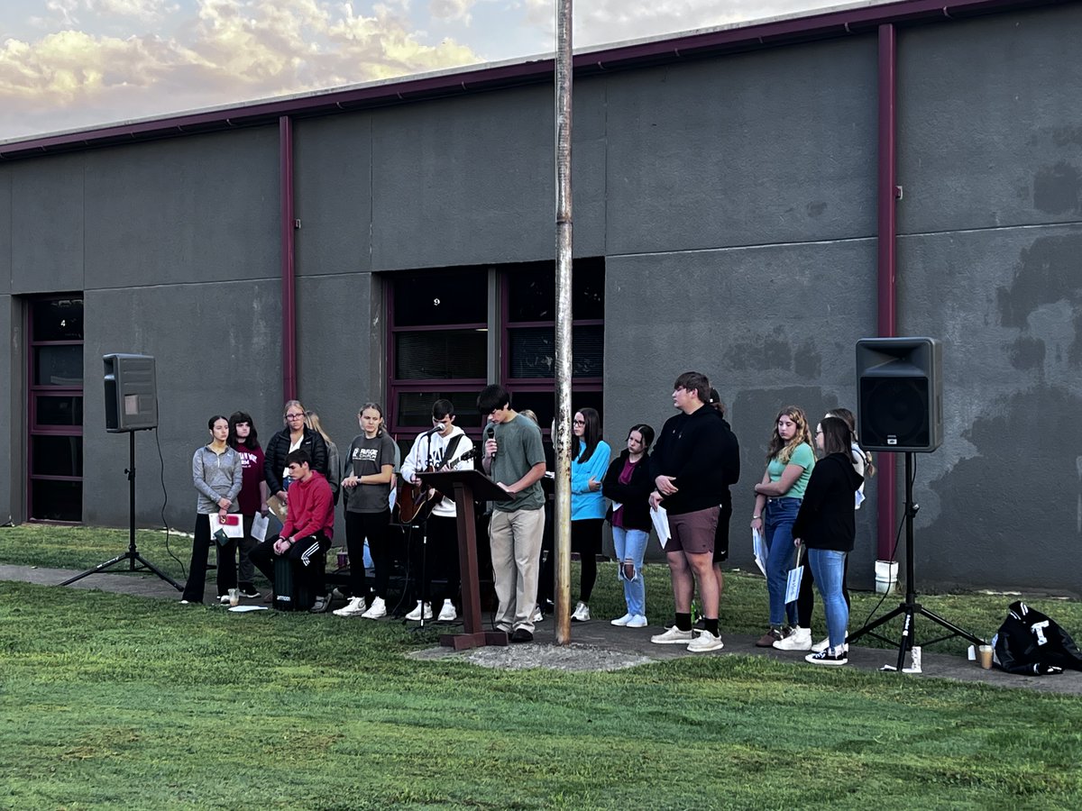 WKDZ's tweet photo. Trigg Students Deliver Wholehearted Message Around Flag Pole https://t.co/X5Esljzsft https://t.co/l8zoiOrnFq