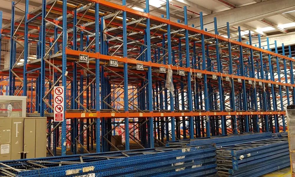 EstantedOcasion's tweet photo. ¿Sabes que tipo de estanterías tenemos para el almacenaje compacto? ¿O qué son las estanterías convencionales? 
✍ En nuestro blog te contamos como "Identificar los tipo(s) de estanterías de paletización"
👉 https://t.co/AfH2G3eWHc👈
#estanteriaspaletizacion #estanterias https://t.co/790hfe6mvD