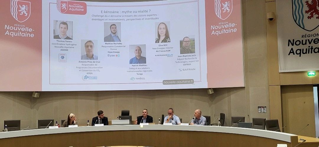 E-kérozène : mythe ou réalité ?

Pour le bassin de Lacq, nul doute grâce à <a href="/ElyseEnergy/">Elyse Energy</a>
et l'@IFPENinnovation ce sera bientôt réalité.