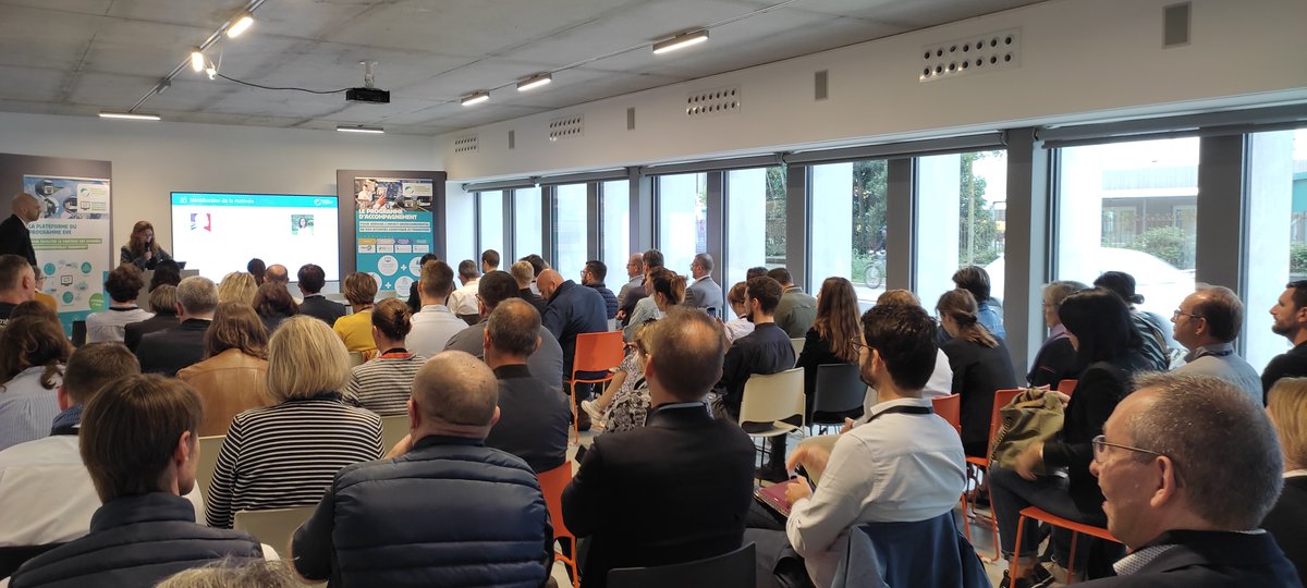EVE_Transport's tweet photo. Ce jeudi 28 septembre à Nantes, les partenaires régionaux du #ProgrammeEVE en Pays de la Loire ont réuni les entreprises de la filière du transport et de la logistique de la région autour de la thématique des nouvelles énergies.

Plus d'infos ici : https://t.co/i9jySPD1fV https://t.co/Oey11XIOnu