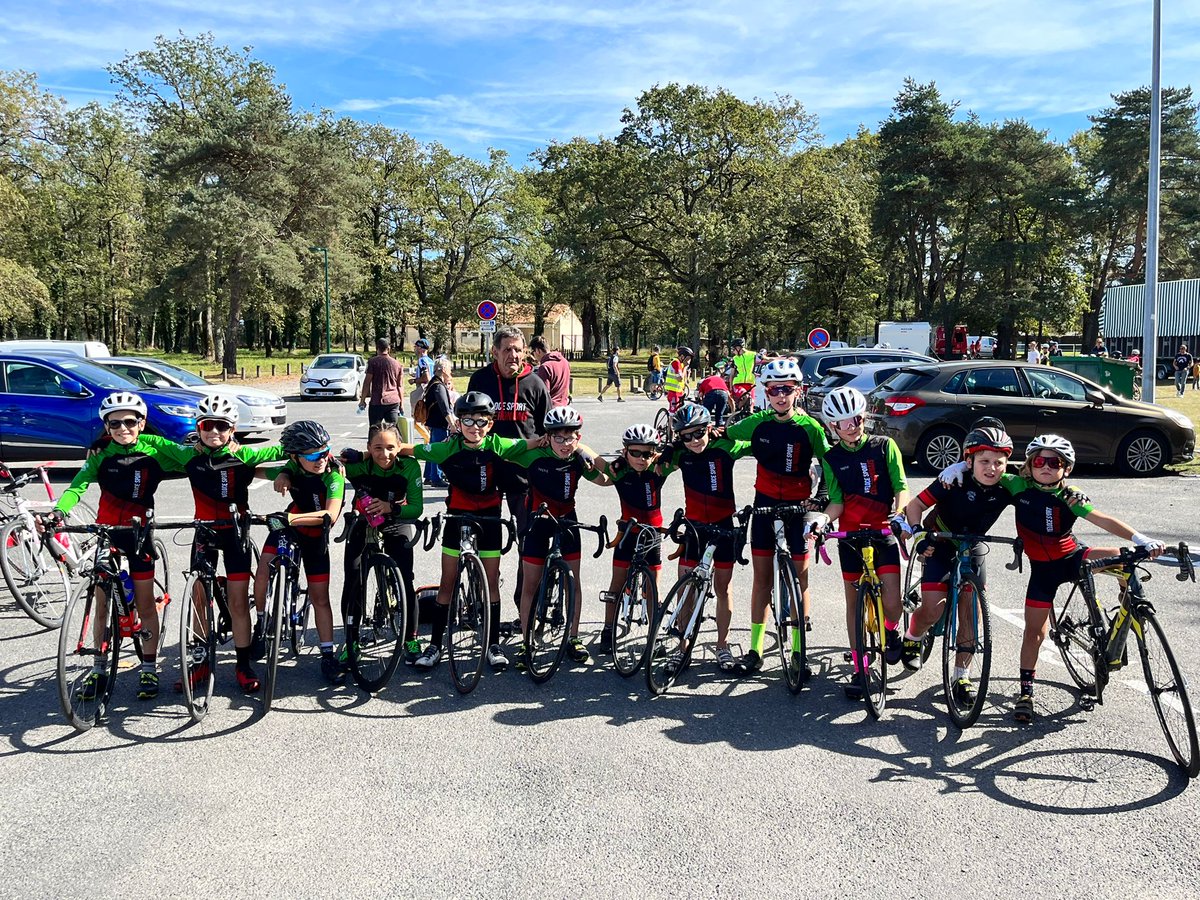 VSCoueron's tweet photo. Le Trophée départemental des jeunes cyclistes s'est déroulé dans le très beau cadre des Dorices à VALLET,
Le VSC a terminé 3ème sur 12 équipes représentées avec deux podiums individuels, Zoé HERVIO 1ère
féminine en U11 et Wendolyne FLORICOURT 3ème Féminine,
Bravo les champions ! https://t.co/crtJoUZpyr