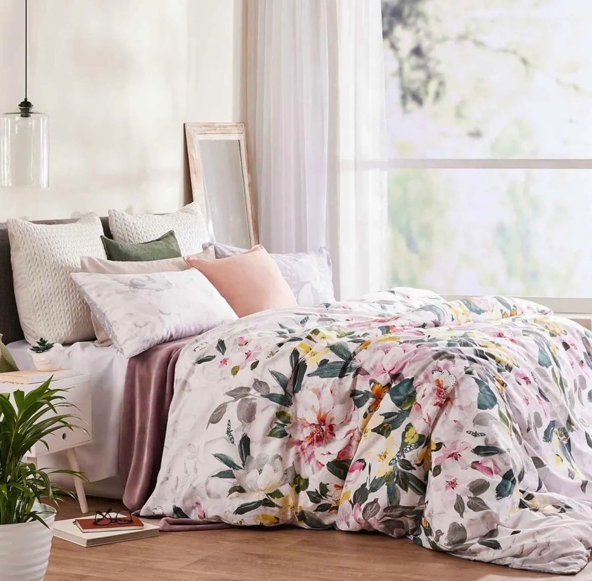 TheMallOfAfrica's tweet photo. Snooze, slumber and spring to life 💤 Indulge in dreamy nights and fresh mornings with @mrpricehome's latest bedding collection. Experience unparalleled comfort through botanical florals and a feather-light touch 🌼
#MallOfAfrica #MrPriceHome #SpringBedding #SleepInStyle https://t.co/Iga1BddM9N