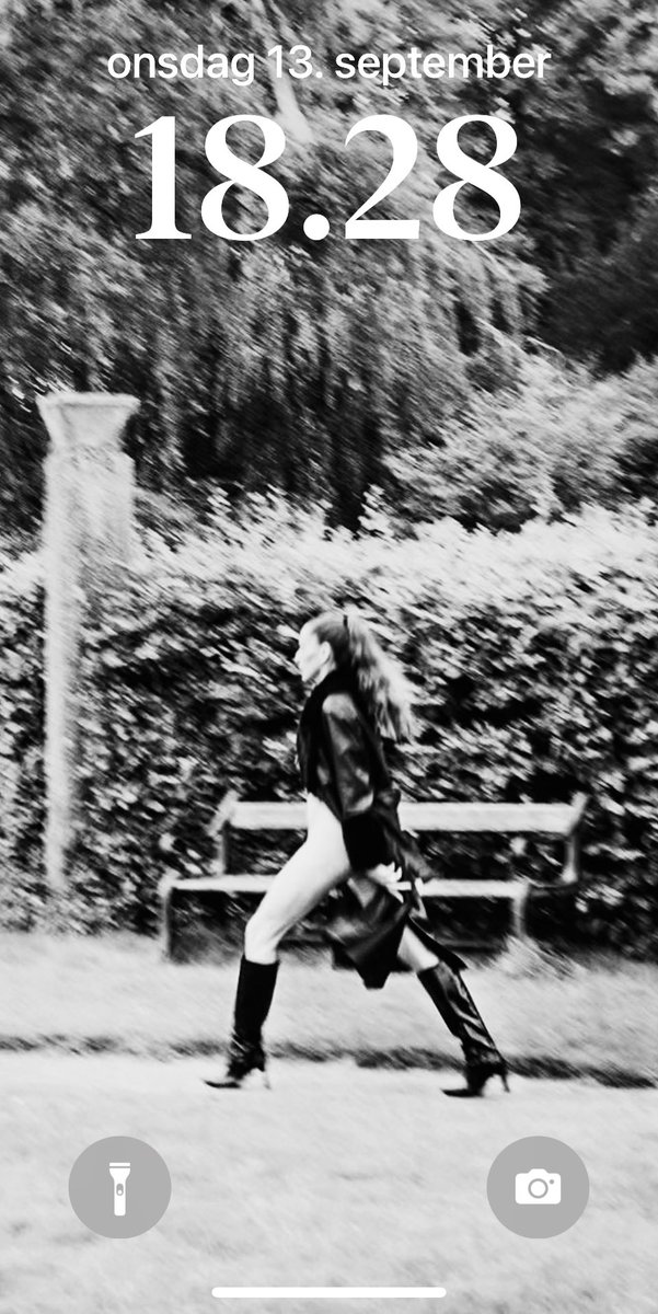 A classic low tech shoot with beautiful Gitte 📸