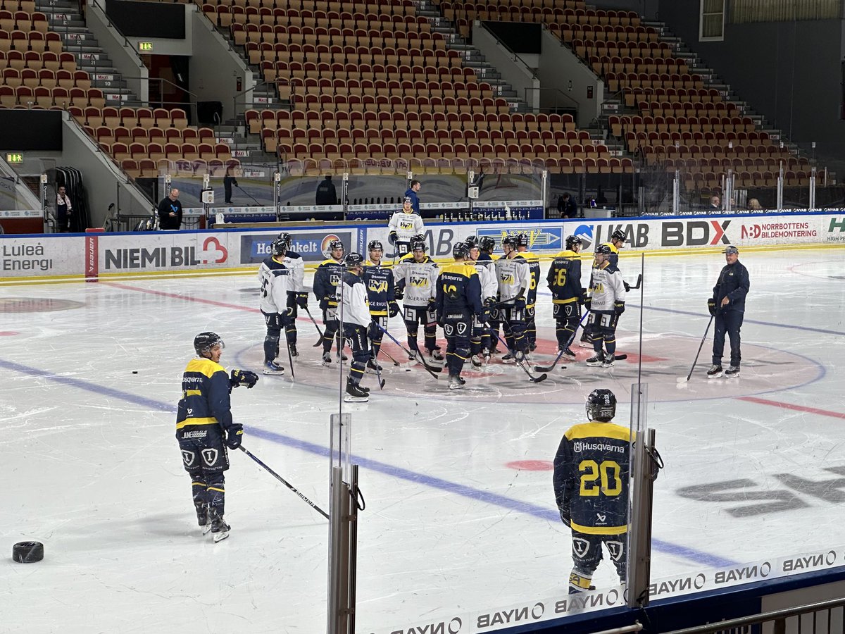 slutnu2's tweet photo. Värmning tycker mej se en annan tändning och glädje en den i Modo. Kom igen nu HV gör mej nu lite glad här uppe i lapphelvetet #HV71 https://t.co/7UtmmbJgzb