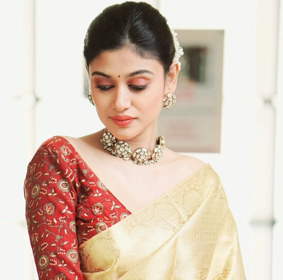 Actress #Oviya #Oviyalooks