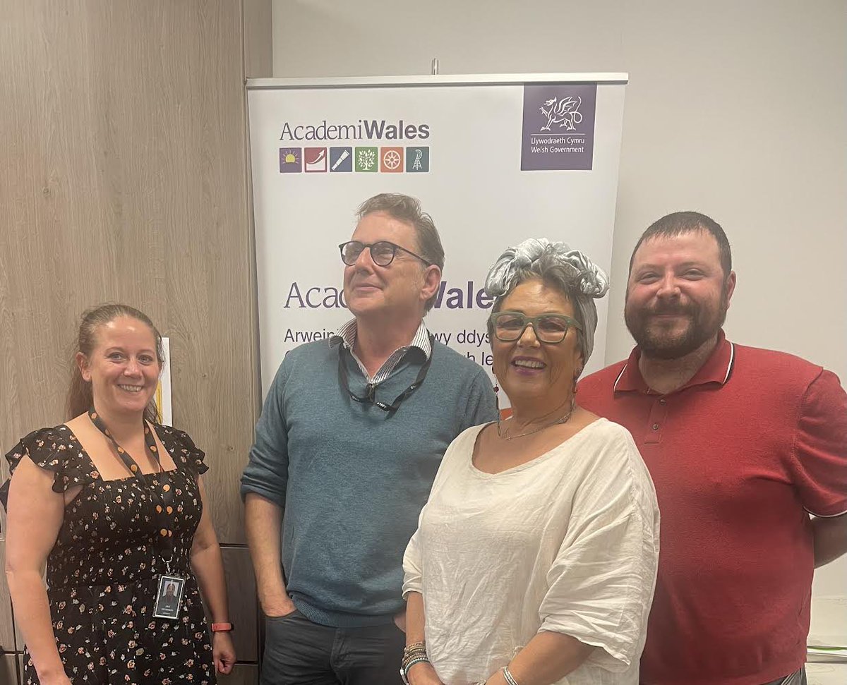 niki4860's tweet photo. We’re @AcademiWales  team off to Brecon on Saturday to climb Pen y Fan to raise money for the awesome charity @LlamauUK, supporting young homeless people in #Wales @SchanzerPaul @poidaddy, @thompsonamy82 - we’d be so grateful for any support please! https://t.co/TWnkiONZLZ https://t.co/Rb1qmsQRBf