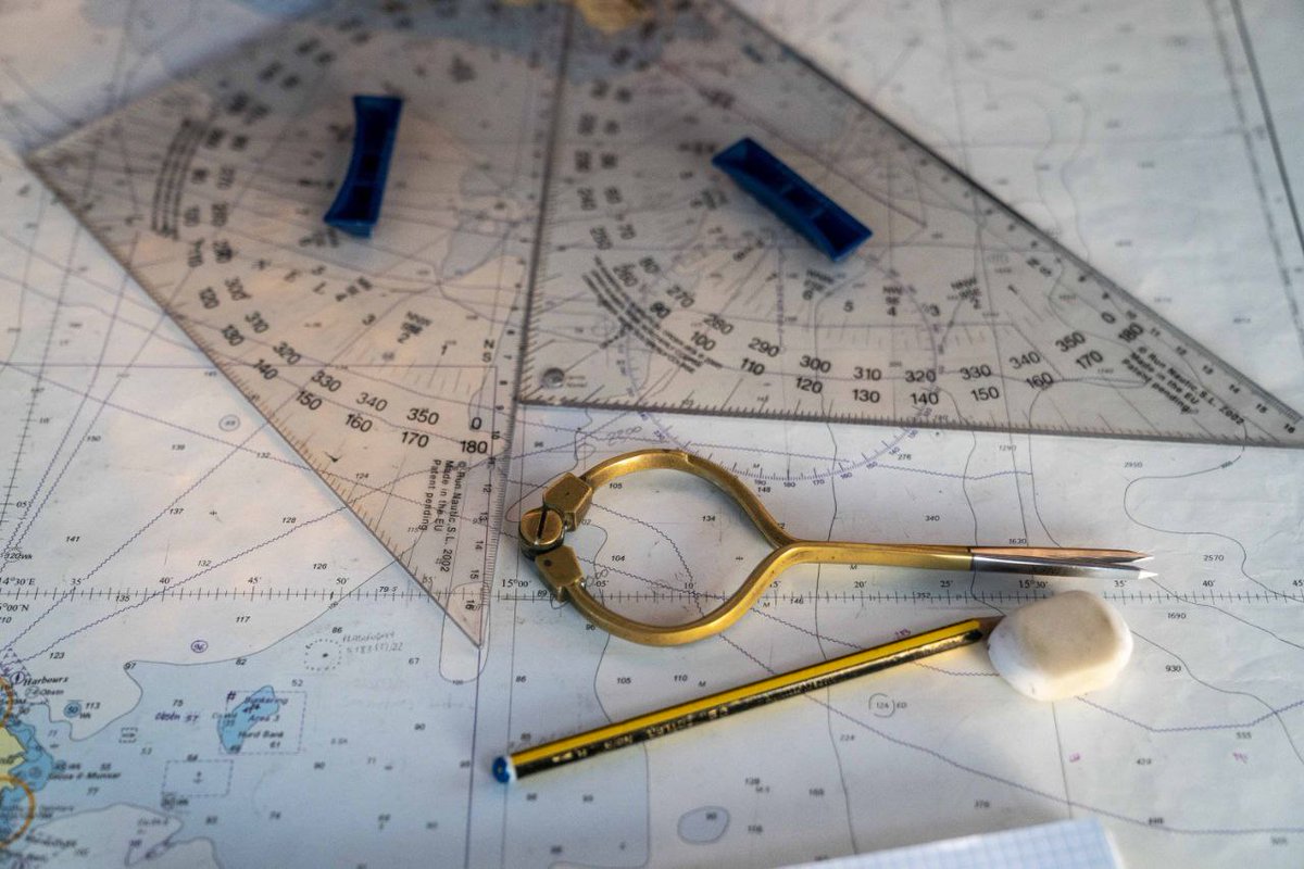openarms_fund's tweet photo. ⚓️ Hoy, #DíaMaritimoMundial, el #OpenArms sigue navegando rumbo a las aguas internacionales del #Mediterráneo central, una zona donde, en lo que va de año, han muerto ahogadas más de 2.093 personas intentando alcanzar #Europa a través de la ruta migratoria más peligrosa del mundo.

⛴️ Por eso volvemos al #Med. Para proteger las vidas de los más vulnerables y cumplir con la obligación moral y legal que tiene cualquier embarcación o persona que se cruce con vidas en peligro en el mar. Así lo estipulan la #LeyDelMar y los convenios internacionales.

Si salvar vidas es un crimen, no hay mejor momento para que te unas a nuestra banda.
Hazte criminal. Únete a nuestra banda.
Te necesitan.
https://t.co/zaFKxSVK8E

#openarmsrescue #Misión106 #CadaVidaCuenta

📸 @JColonToscano