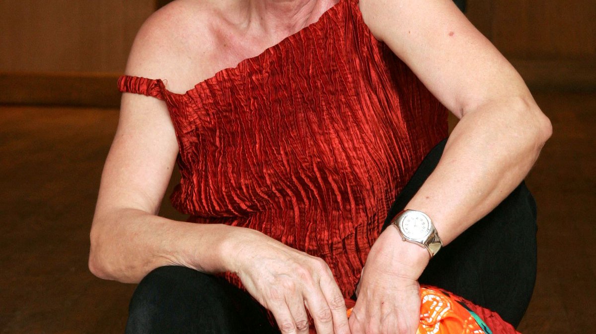 📽️ Cinéma : Triste nouvelle dans le monde du cinéma et de la télévision! Catherine Lachens, célèbre pour ses rôles dans Gazon Maudit et Scènes de ménage, nous a quittés à l'âge de 78 ans. Une grande perte pour le monde du spectacle. #RIP #CatherineLachens #cinéma 👉…