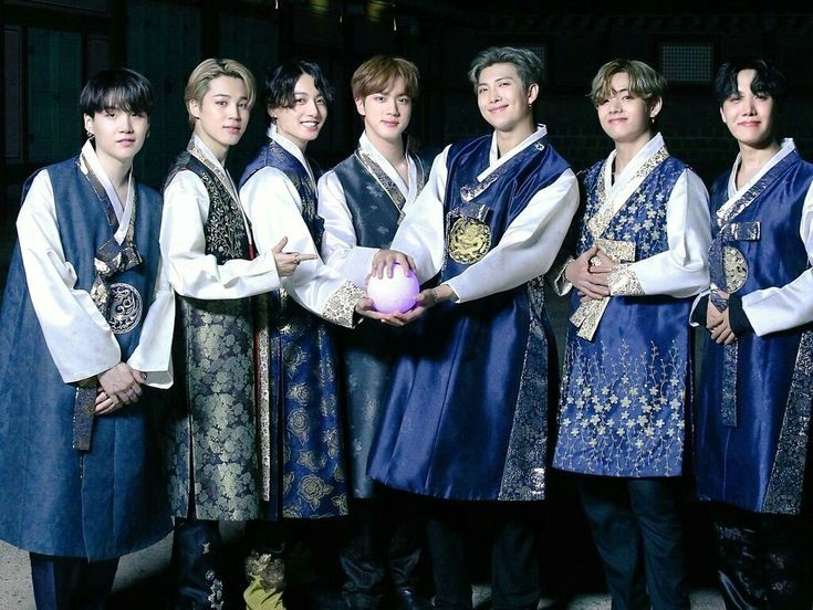 Happy Chuseok BTS! Let's see... my wish is for for all of Bangtan to be safe and to eat plenty of good food! (Especially the military boys!)