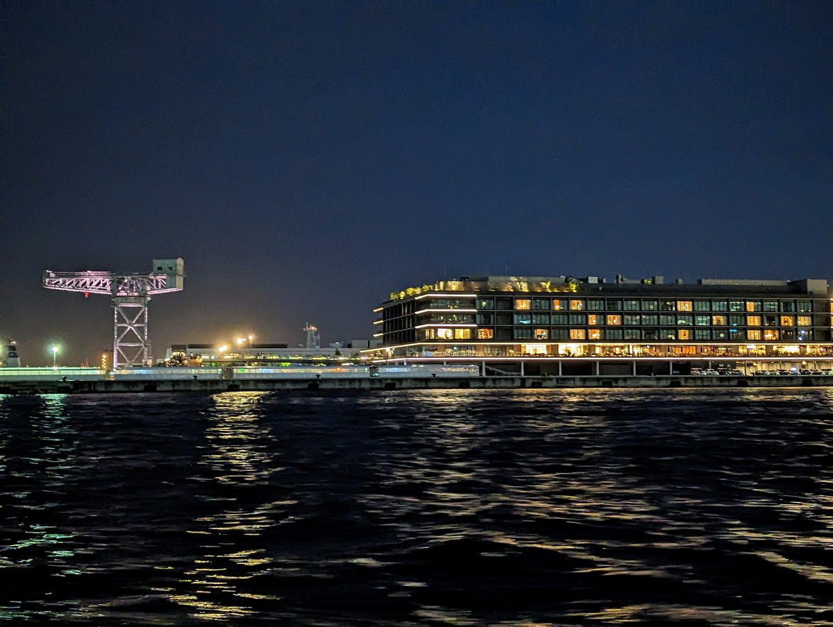 masanolijp's tweet photo. みなとみらい夜景
#みなとみらい夜景　#ハンマーヘッド横浜 https://t.co/DW39VYMtQg