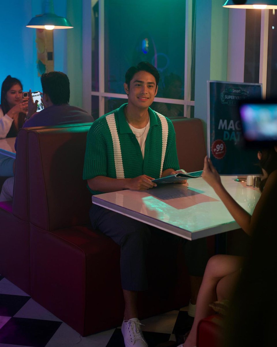 VigorousDB's tweet image. @.jaigdeguzman posted photos of  @donnypangilinan and @bellemariano02 for @LiveSmart 

“Project Diner BTS Vertical”

DONBELLE SMART SULIT

#PowerAndMagicOfSmart
#SmartDonBelle
#DonBelle