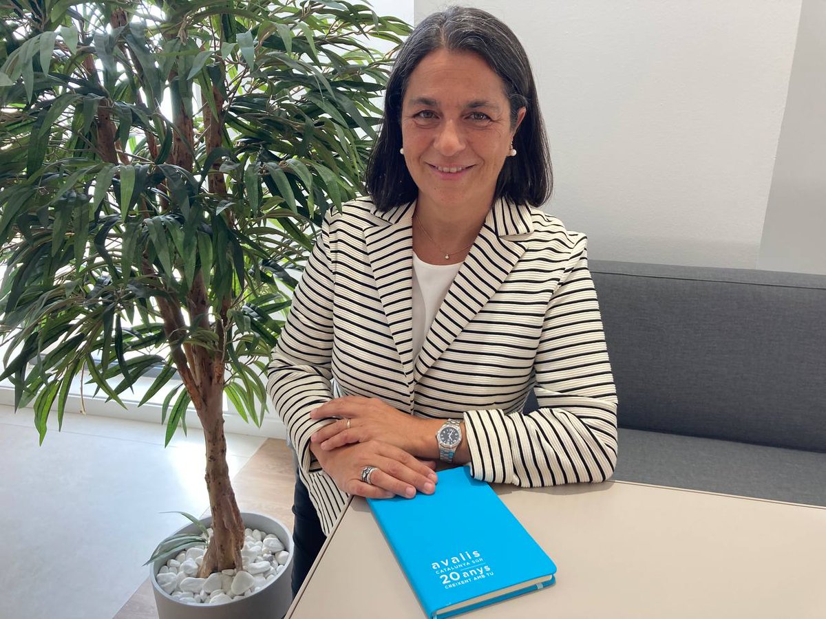 AvalisCat's tweet photo. A partir d’avui, Anna Alvarez és la nova consellera delegada d’#Avalis que agafa el relleu al capdavant de l’entitat després de la marxa de Josep Lores per jubilació.
#20anyscreixentambtu
#avals https://t.co/S7SmJP4c2d
