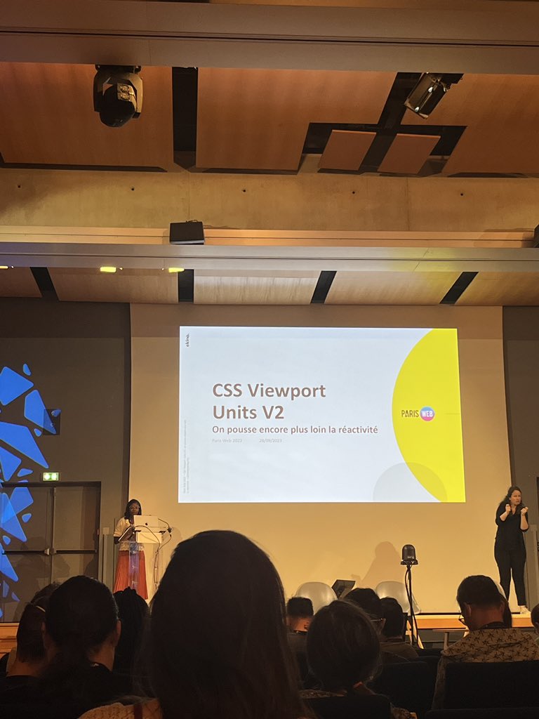 chloe_andrault's tweet photo. C’est l’heure du talk de Josiane Makelele à #ParisWeb @ekino_France 🎉 https://t.co/iMEV8Grx1i