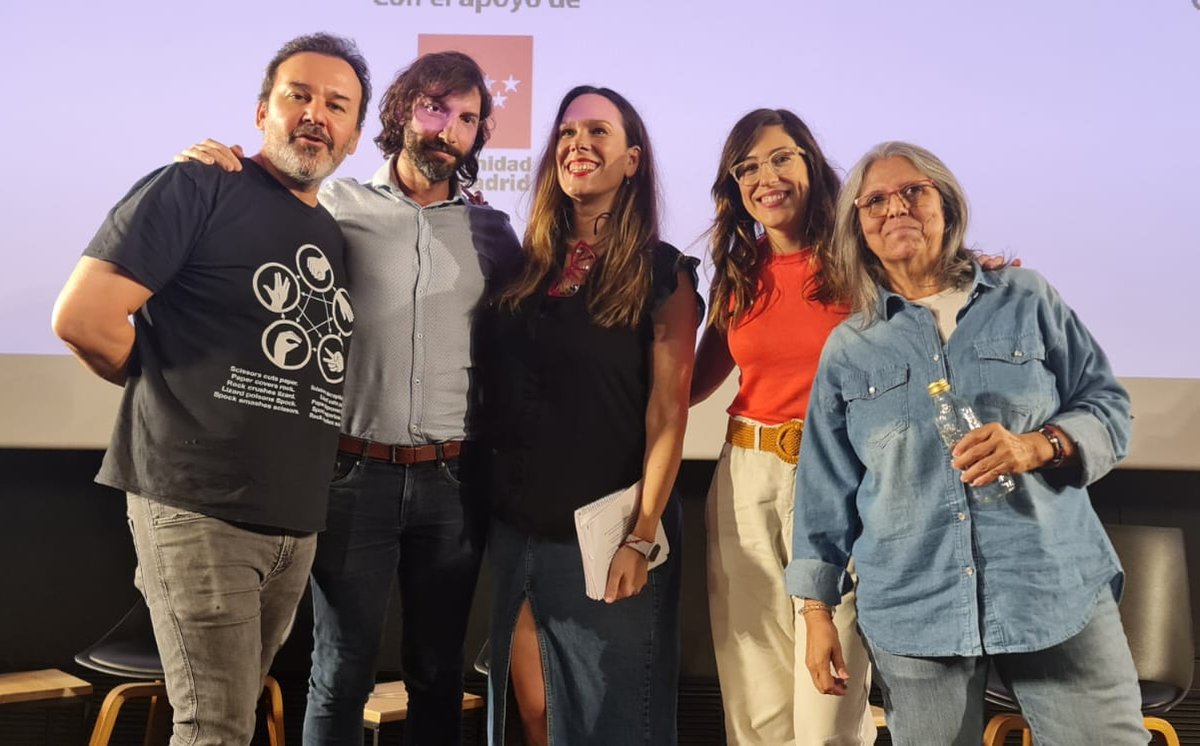 GameTV's tweet photo. Termina la primera charla de #AlmaProgramas, con Carmen Allué (@carmen_allue), Isabel Arranz (@IsabelArranzM_), Noelia Bodas (@NoeliaBodas) y El Cómico Heavy (@DavidCesarJebi), sobre el sector de los guionistas de programas 📝 ¡Muy interesante! 💡 https://t.co/w74RVaQxdt