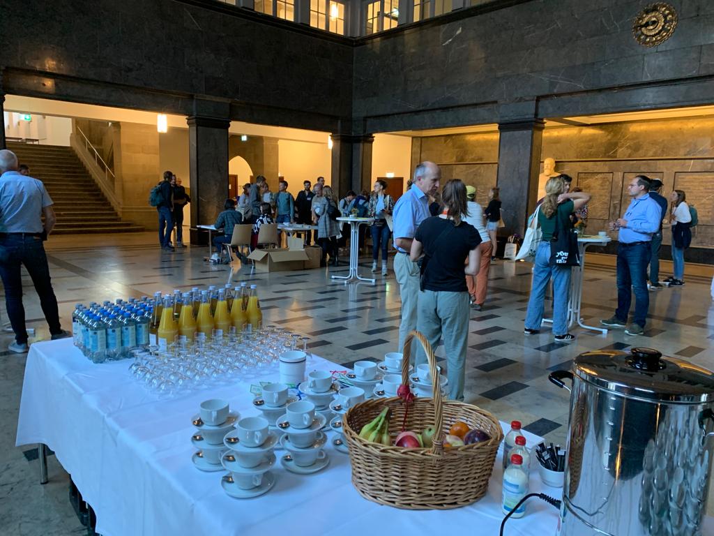 Agroforst_DeFAF's tweet photo. Tag 2 des #forumagroforst in #Freiburg: mit spannenden Vorträgen, anregende Diskussionen und Gelegenheiten für den direkten Austausch sind wir in den Vormittag gestartet. 
@UniFreiburg #agroforst #landwirtschaft #agroforstwirtschaft https://t.co/wbYx5IVo9r