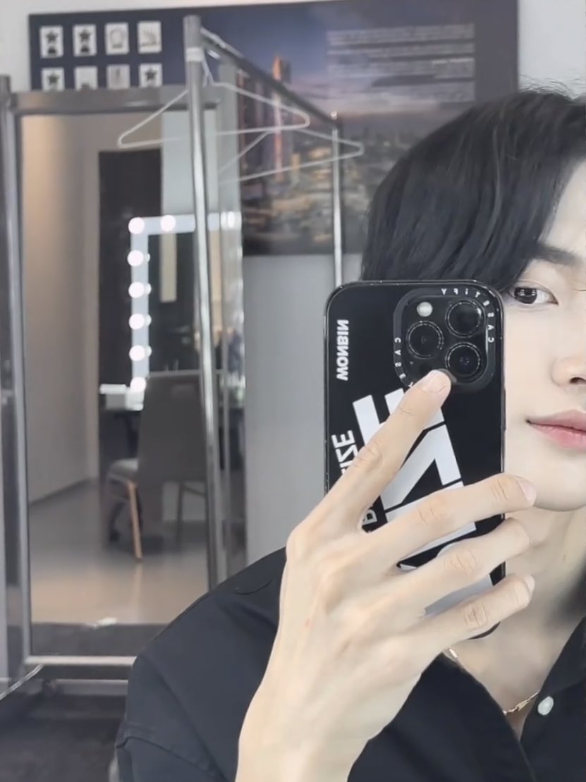 wonbin for today’s weverse updates 🫶🏻 #원빈