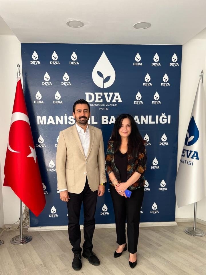 Manisa'mızın yakından tanıdığı  kıymetli İş İnsanı,2019 Yerel Seçimi Millet İttifakı Yunusemre Bld. Başkan Adayımız Sn. Kürşad Mithat ÖZKAN Beyefendiye,DEVA Partisi Manisa İl Başkanlığımız ve şahsım adına ziyaretleri için teşekkür ediyorum.
<a href="/kursadmozkan/">Kürşad Mithat Özkan 🇹🇷</a> 
<a href="/SelmaKavaf/">Selma Aliye KAVAF</a>
<a href="/DevaManisa/">Deva Partisi Manisa İl Başkanlığı</a>