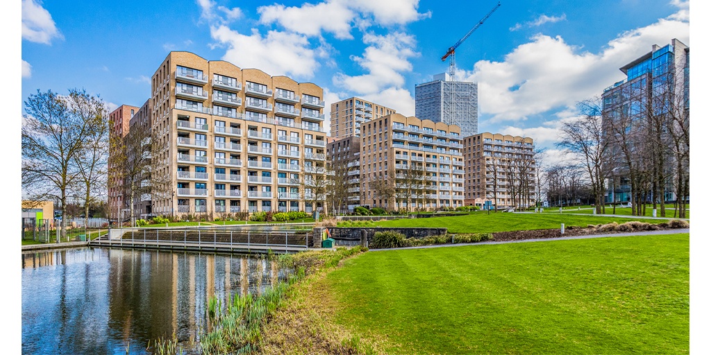 UKNewsGroup's tweet photo. West is Best: L&Q launches London Living Rent Homes at the country’s largest regeneration project
Click here to read more -> https://t.co/EVx09XztSC
-> @MayorofLondon @SadiqKhan @Faust_PR
-> #Property #LivingRentHomes #RegenerationProject #Apartments #Government #London https://t.co/gjAuXQjcaj