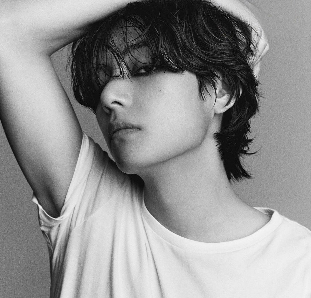 🇯🇵 All tracks from Layover by V have surpassed 1 Million streams on Japan Spotify chart making it the 1st Album by a Kpop soloist to achieve this.