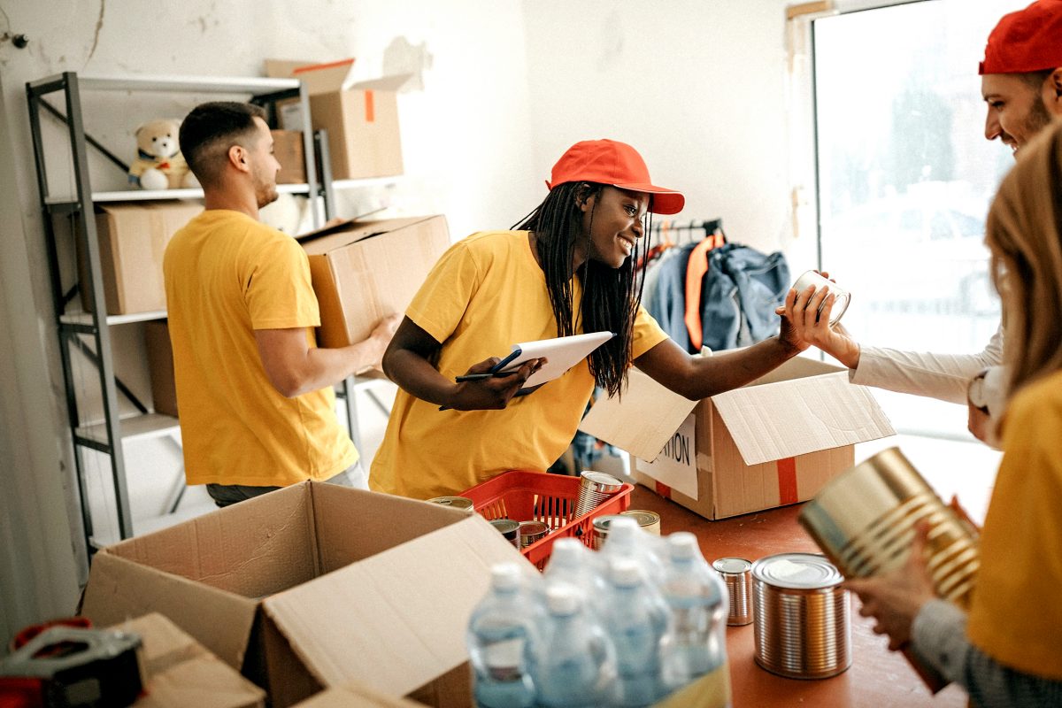 FidelityChrtbl's tweet photo. Something to look for in an effective nonprofit: The ability to mobilize and engage others! Find out what other qualities effective nonprofits have in common: https://t.co/Hs29IQKRT8 https://t.co/yQ3AlezOij