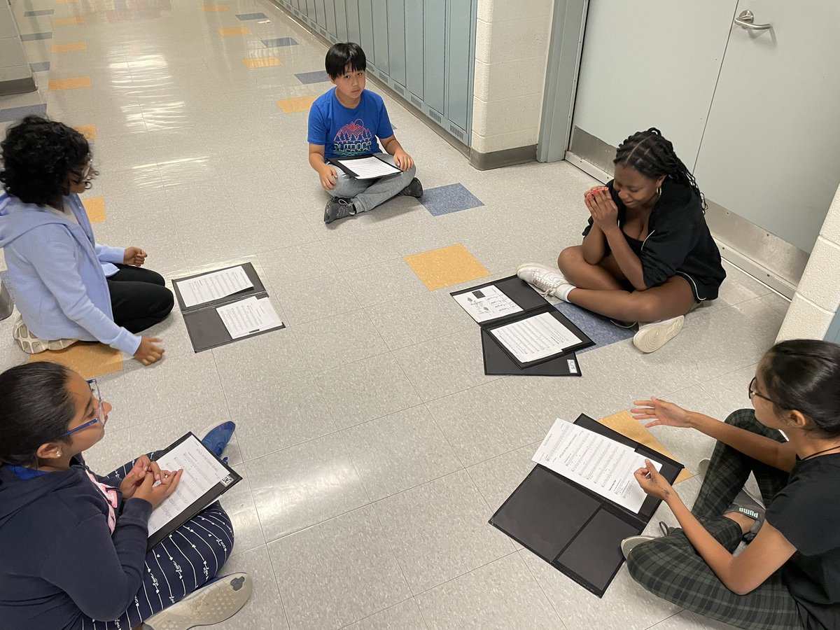 MsNeote's tweet photo. Our first week of Concert Band is going great! We’re working on clapping rhythms to help us read our new music! Look at all our beginner instrument students! #band #musiceducation @jackminer_ps 🎶👩🏽‍🏫 https://t.co/Jw2VqYYZbL