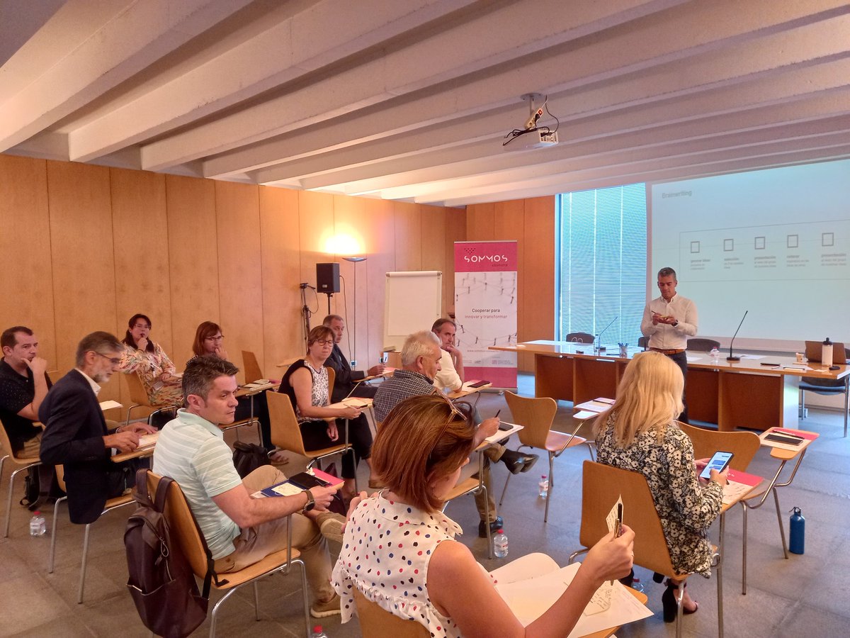 CEEICastellon's tweet image. Mañana de trabajo en el Innovation Group: En busca de proyectos colaborativos en #agrofood 

#Sommos_Connecta #colaboracion 
@dipcas @ainiatecnologia @iberdrola @GrupoGimeno @fue_uji @UJIuniversitat @Benihort