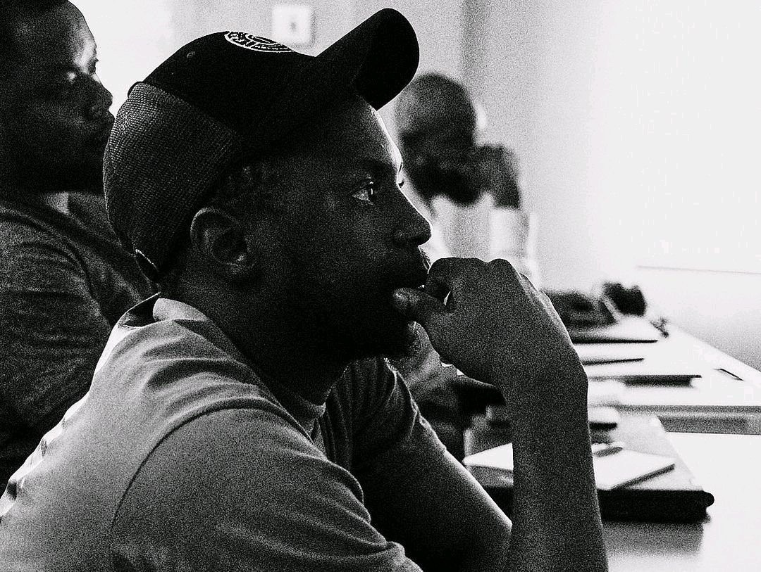 ASE_Africa's tweet photo. 🌟 Led by Nigeria's renowned director @oluwadabest (Dada Temitope), the workshop covers lighting, camera use, storytelling, sound design, production, post-production, licensing, and more! 📸🎥 

#FilmmakingWorkshop #LearnFromThePro https://t.co/YDcb0SDWIR