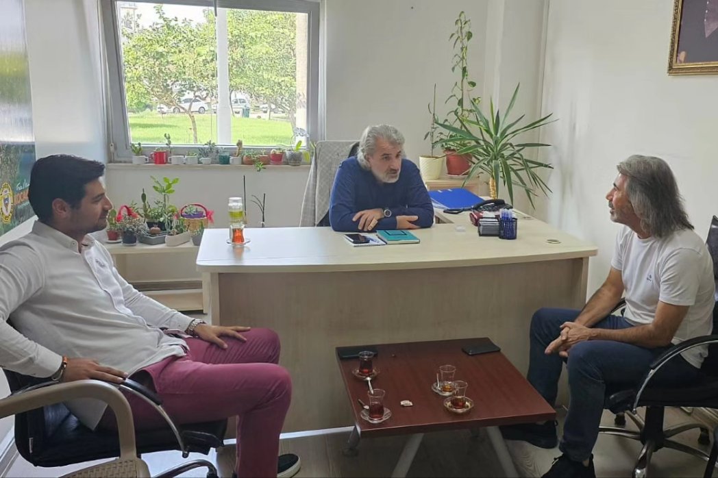 Belediyemiz bünyesinde yürüttüğümüz faaliyetler kapsamında Nöbetçi Başkan Yardımcısı olarak vatandaşlarımızın problemleri,talepleri ve önerileriyle ilgilenmeye devam ediyoruz.Sadece talep ve şikayet değil,aynı zamanda teşekkür eden hemşehrilerimizde bizleri ayrıca gururlandırıyor