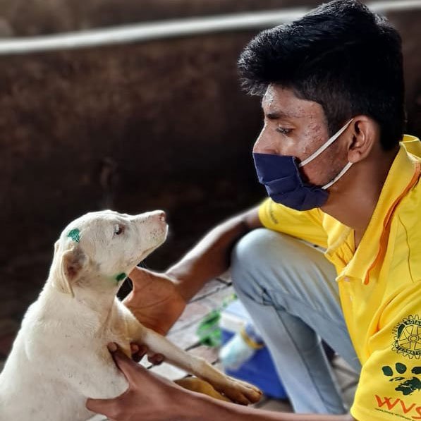 An estimated 59,000 people die from #rabies each year. 40% of those are children. We are committed to support the scale-up of rabies vaccinations and increase access to this essential vaccine. #WorldRabiesDay2023 📷 @MissionRabies