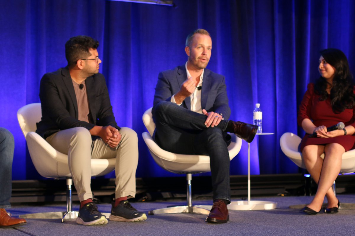 sarvikas's tweet image. Really enjoyed the panel at #MWCLV on the profound impact of #AI on #5G. For us at @Qualcomm, it’s all about making the devices and networks smarter as AI enables us to move from a statistical world to a proactive one.