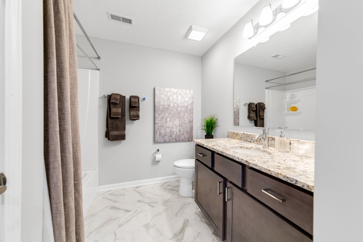BIAparade's tweet photo. Great location ✅. Great amenities ✅. Great finishes ✅. Head over to The Residences at Phillips Farm by @WilcoxCommunities and check out what care-free living could look like during the Parade of Homes (12-6 Thursday- Sunday) or view anytime at https://t.co/DMuz3exYkR. https://t.co/GcJhboiHDG