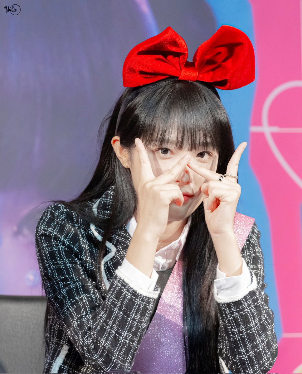 timeto_yena's tweet photo. 220929 팬사인회
 
#최예나 #예나 #yena #イェナ https://t.co/GqCp7N0vvY
