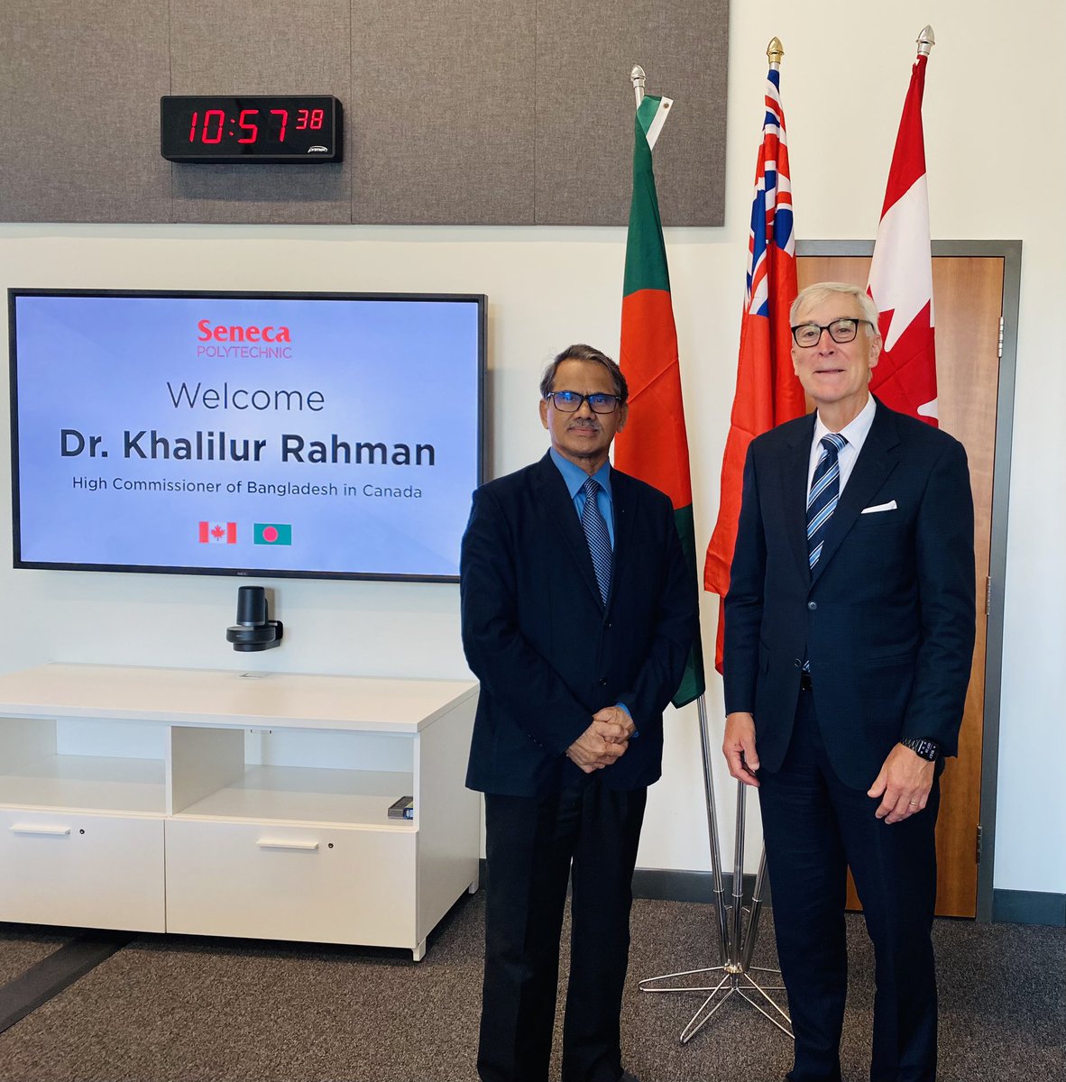 bdootottawa's tweet image. Visited #SenecaPolytechnic today. 

Met its #President and others responsible for #ForeignStudents. 

#Presidnet kindly guided a #Tour of the Campus &amp;amp; briefed about all programmes offered.

Two main issues were discussed:
1.How more &amp;amp; more #Bangladeshi 🇧🇩…